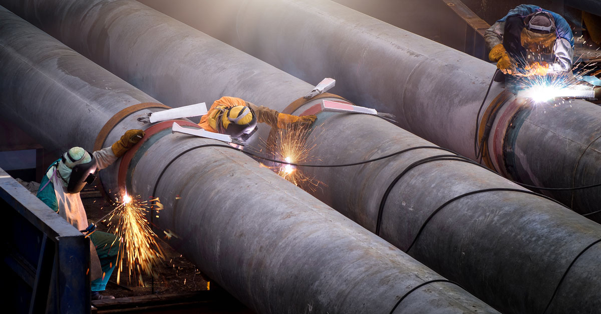 Pipeline construction welding on large-diameter pipes